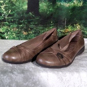 Comfy Mary Jane style flats